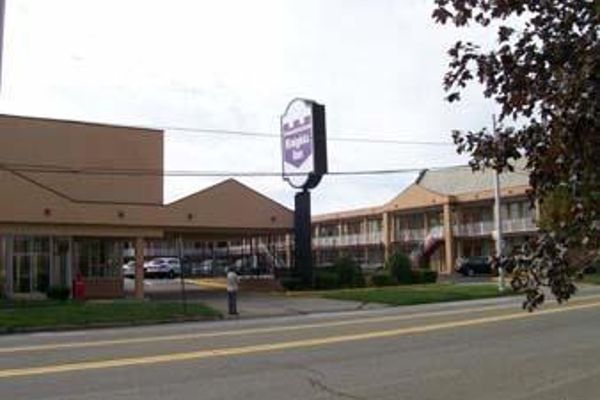 SUPER 8 MOTEL - ERIE DOWNTOWN (Erie)